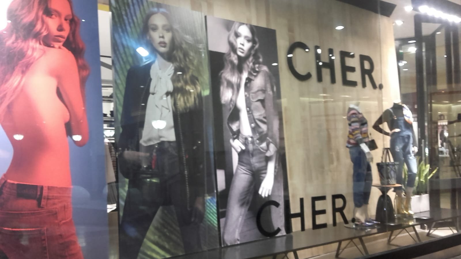 Instalaciones eléctricas comerciales - Maria Cher